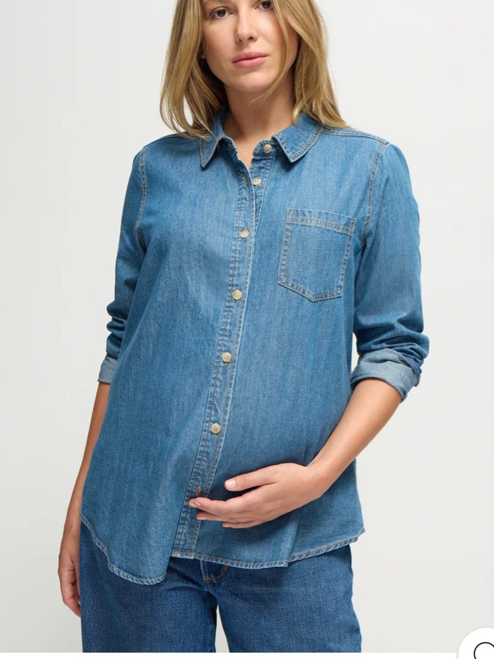 Ingrid + Isabel The Relaxed Button Down Maternity and Nursing Denim Shirt M NWT